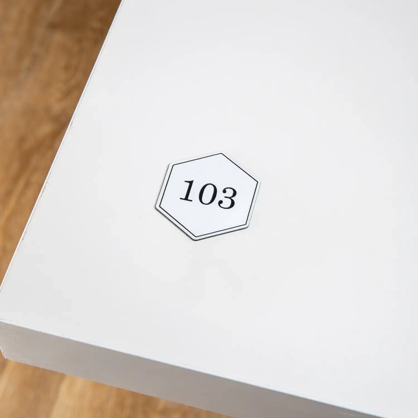 Numéro de Table - Hexagonal - Style Vintage - Gravé UNISIGN