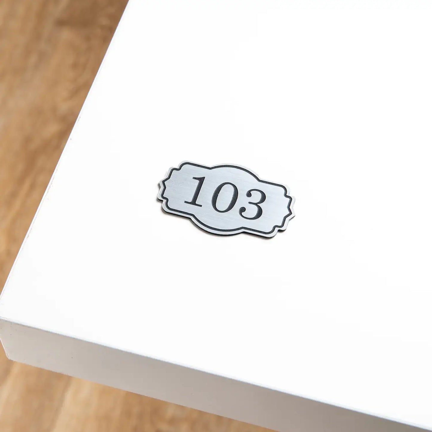Oval table number - Engraved plaque (2.5 x 4 cm - )
