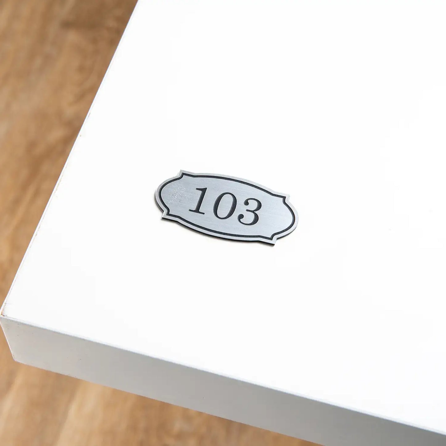 Oval table number - Engraved plaque (2.5 x 4 cm - )