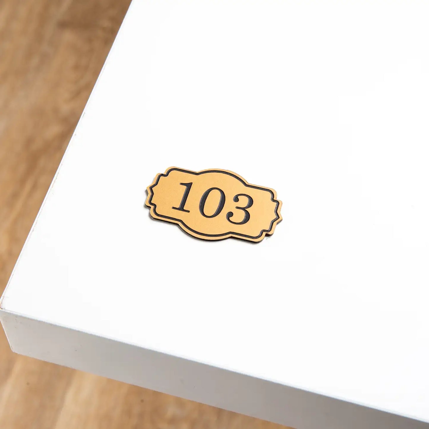 Oval table number - Engraved plaque (2.5 x 4 cm - )