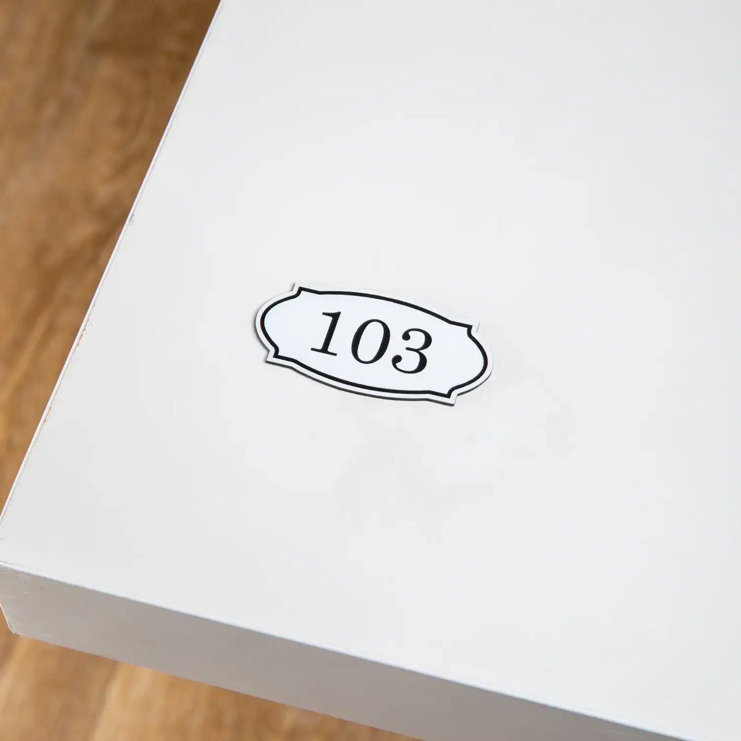 Oval table number - Engraved plaque (2.5 x 4 cm - )