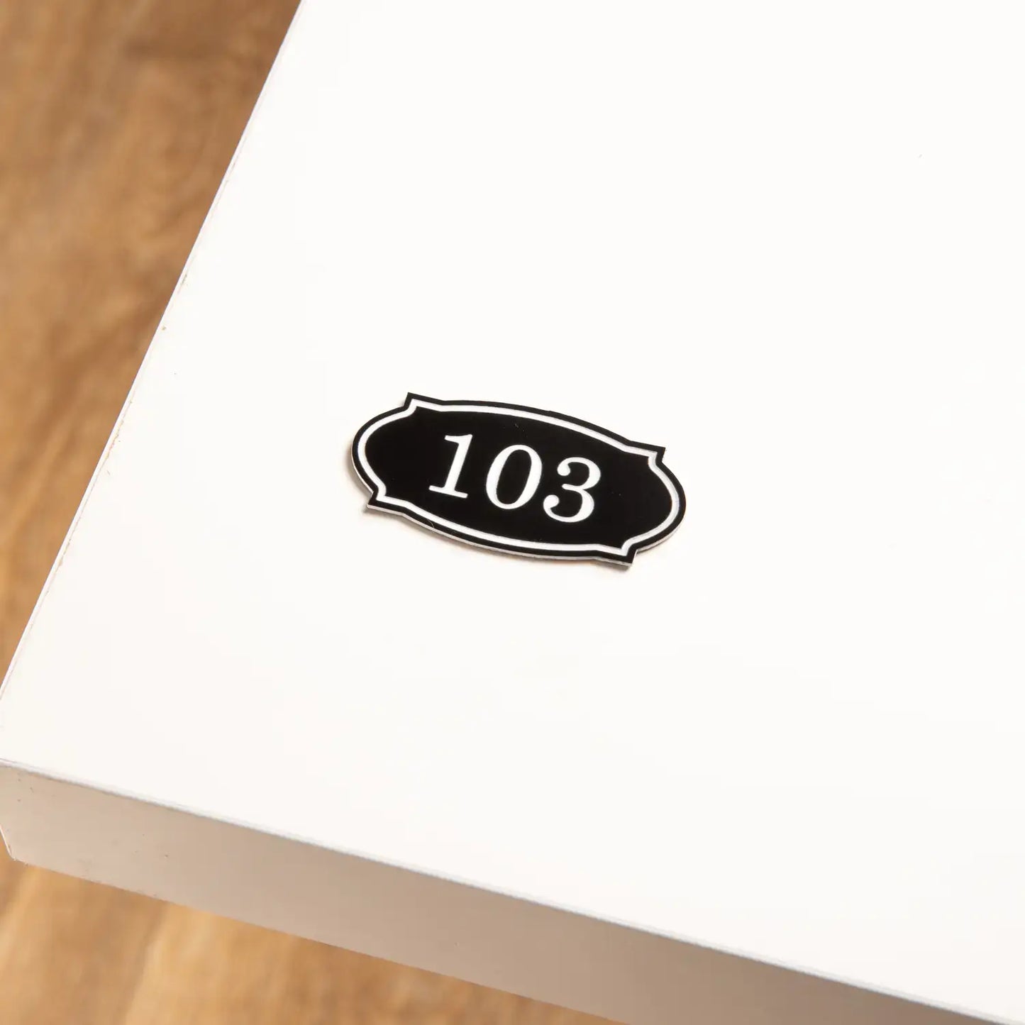 Oval table number - Engraved plaque (2.5 x 4 cm - )