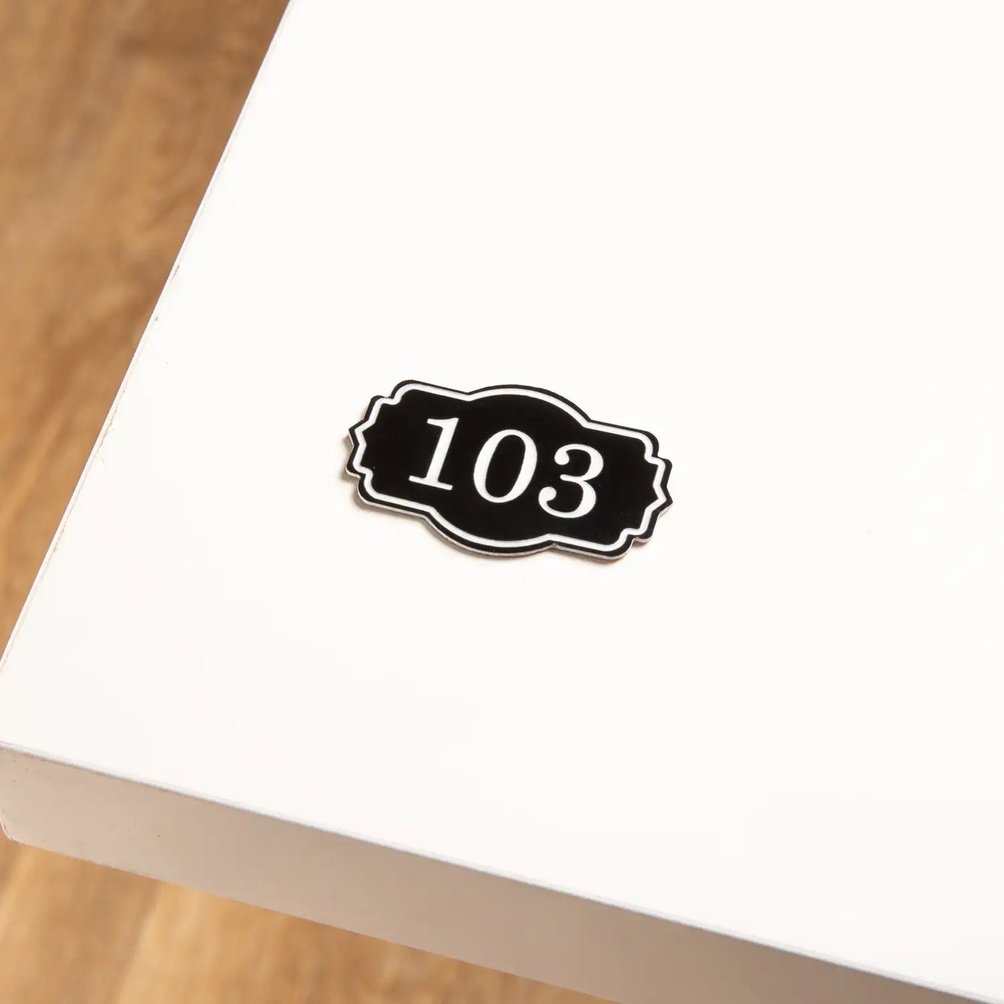 Oval table number - Engraved plaque (2.5 x 4 cm - )