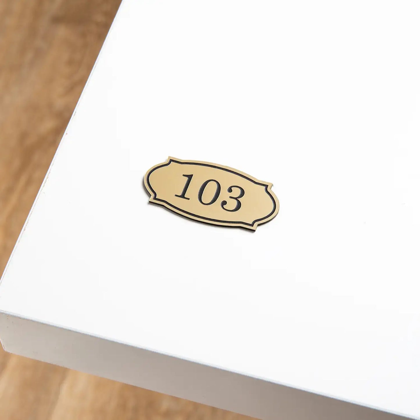 Oval table number - Engraved plaque (2.5 x 4 cm - )
