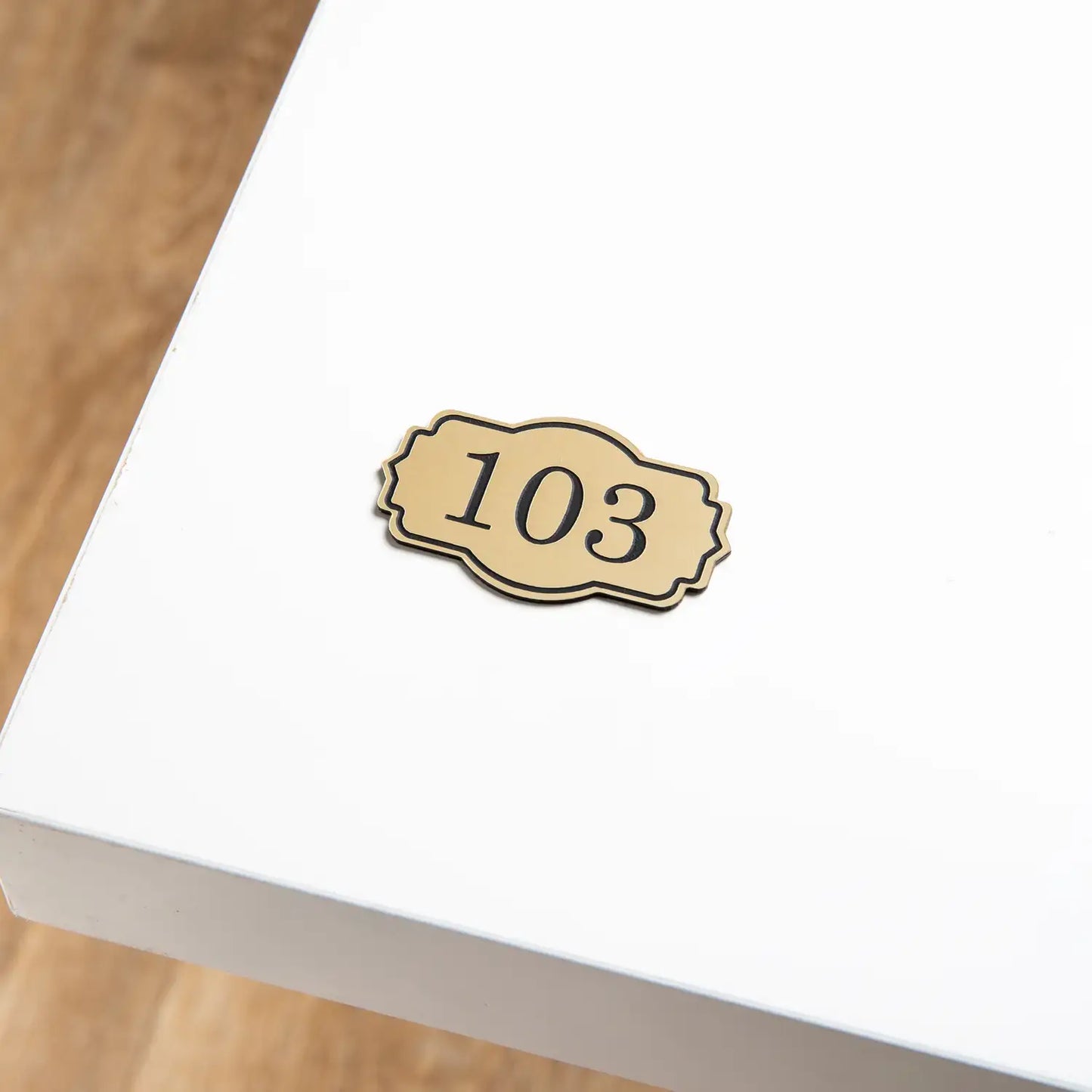 Oval table number - Engraved plaque (2.5 x 4 cm - )