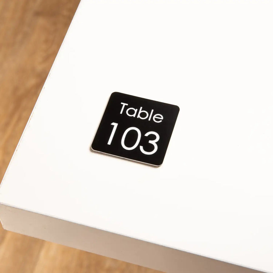 Numéro de Table - Carré - Gravé UNISIGN