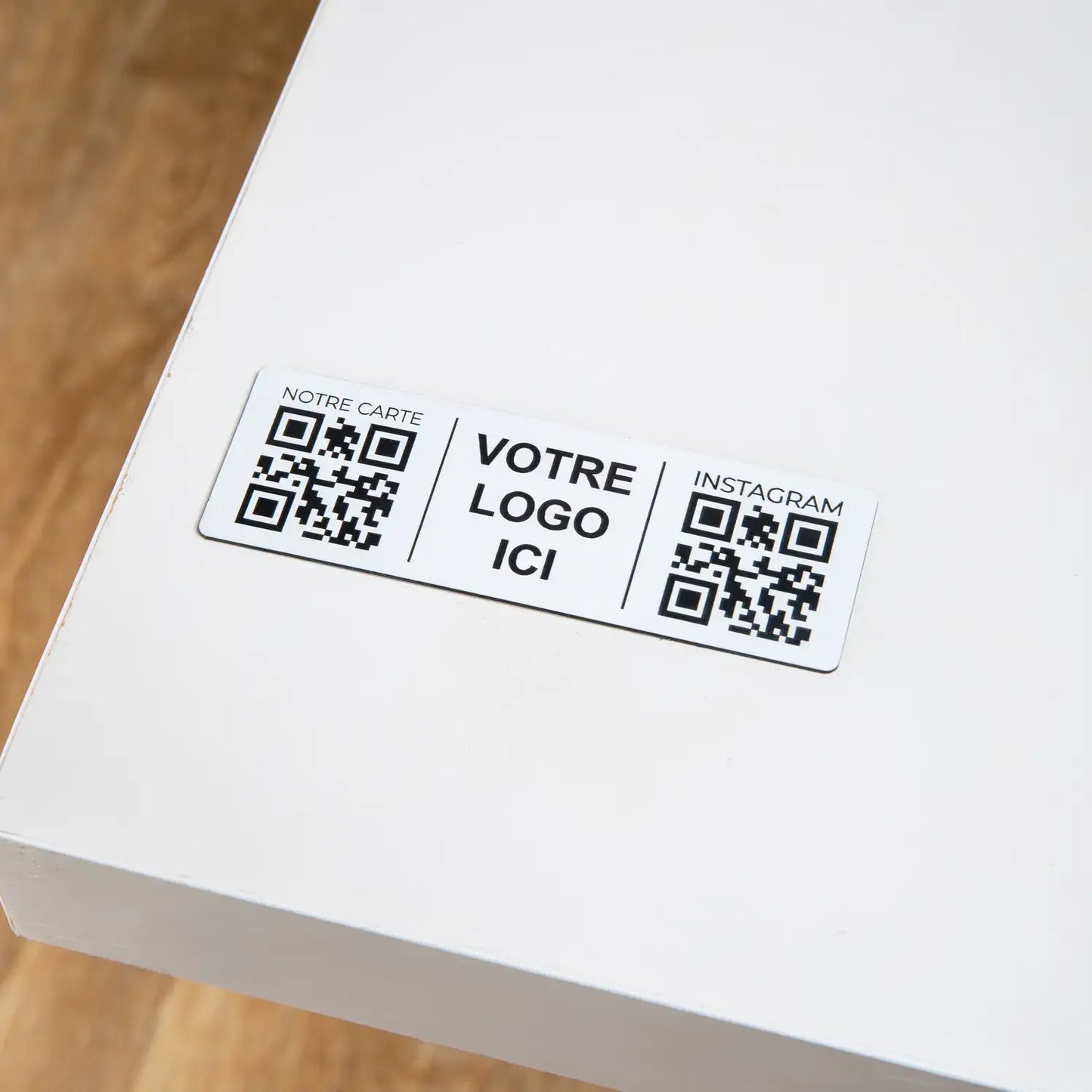 Double QR code plate Rectangle + Logo 3 x 9 cm)