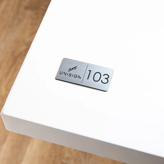 Numéro de Table + Votre Logo UNISIGN