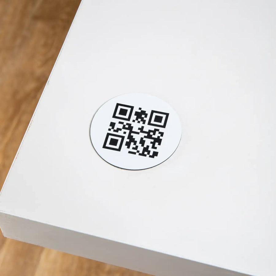 Plaque QR Code ronde gravée UNISIGN
