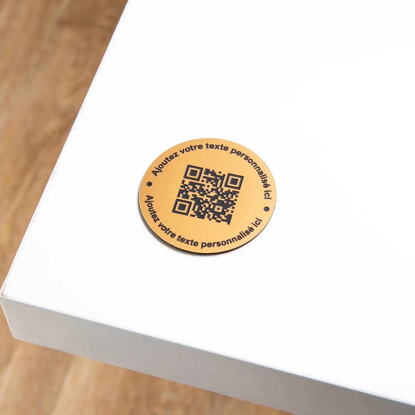 Round QR code plate with phrase
