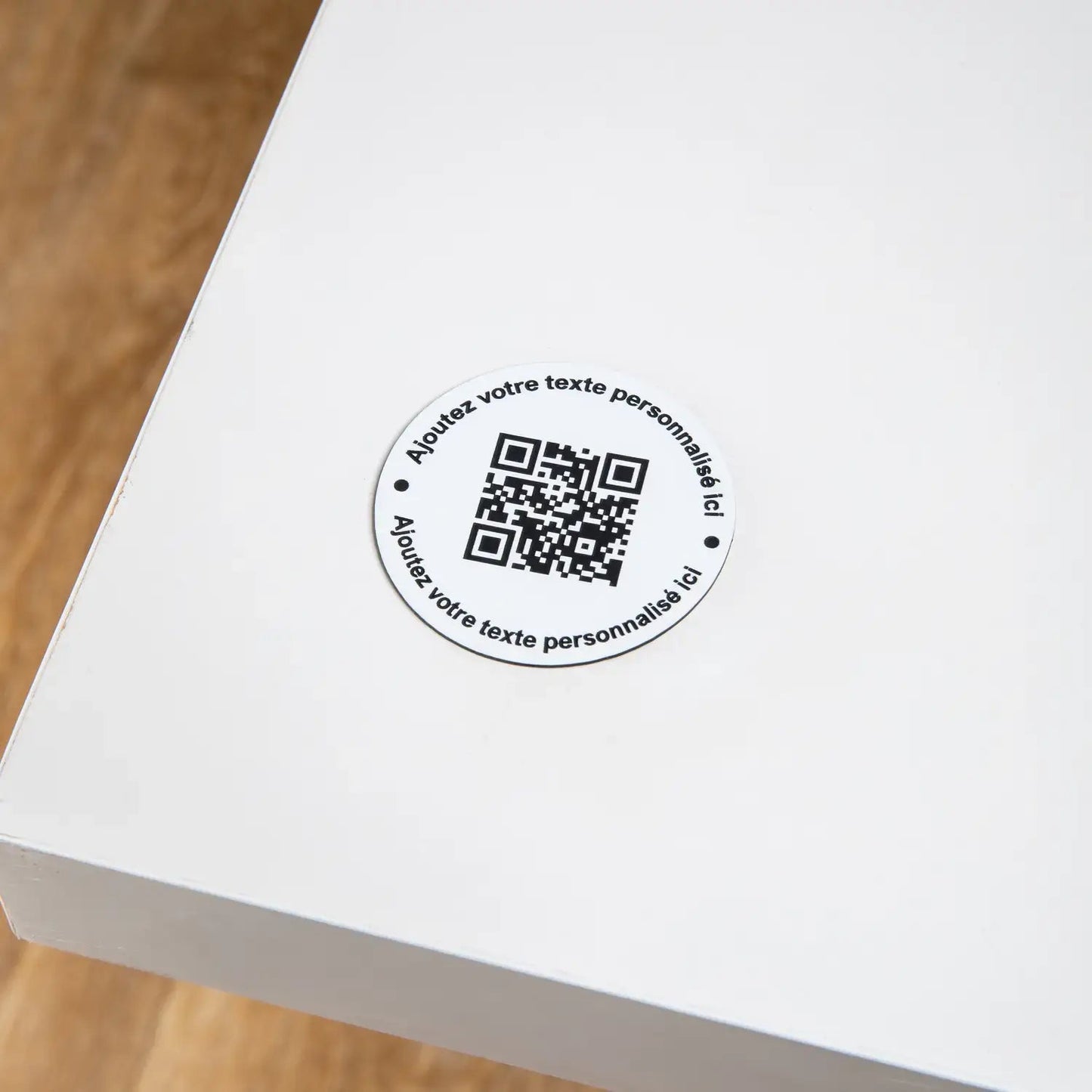 Plaque QR code ronde avec phrase UNISIGN
