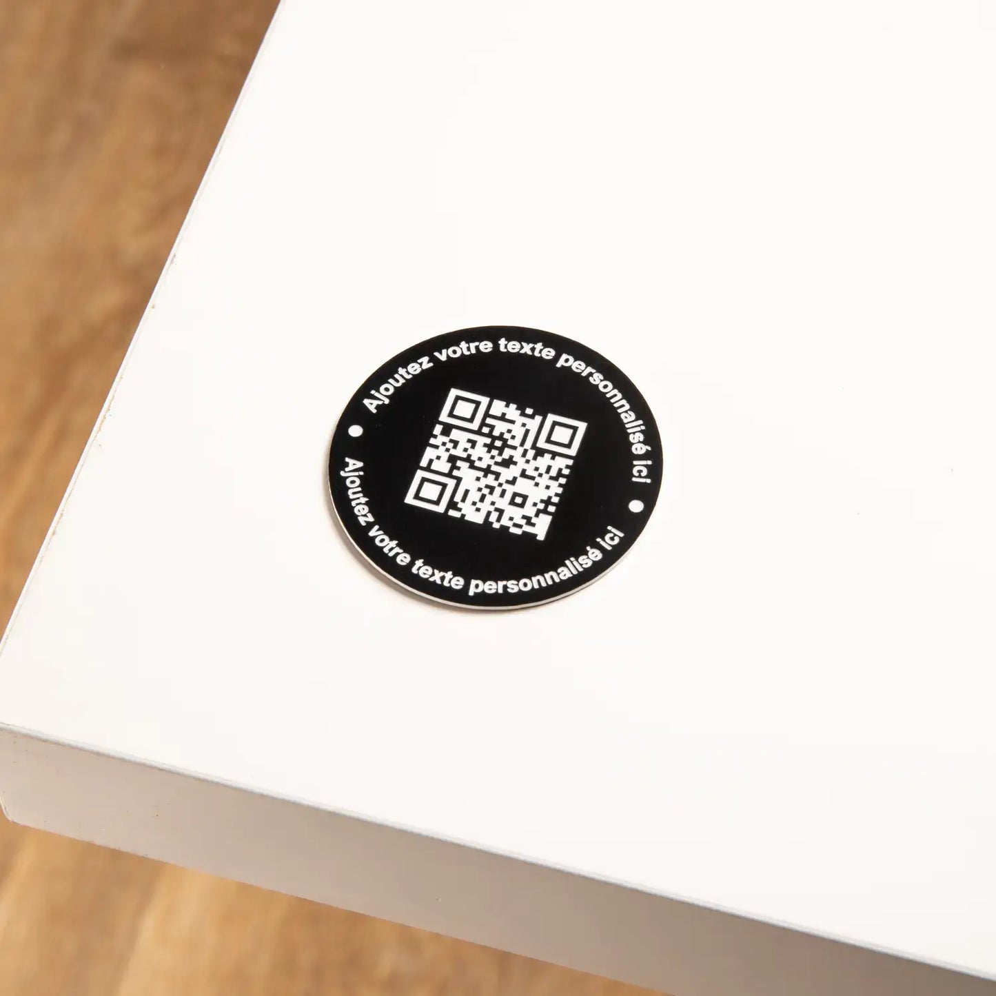 Round QR code plate with phrase