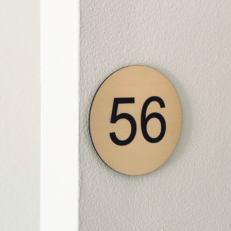 Plaque numéro de chambre pour Hôtel - Effet métal brossé en rond - Unisign