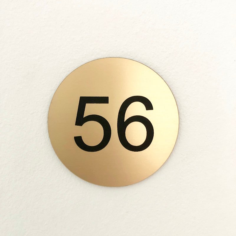 Plaque numéro de chambre pour Hôtel - Effet métal brossé en rond - Unisign