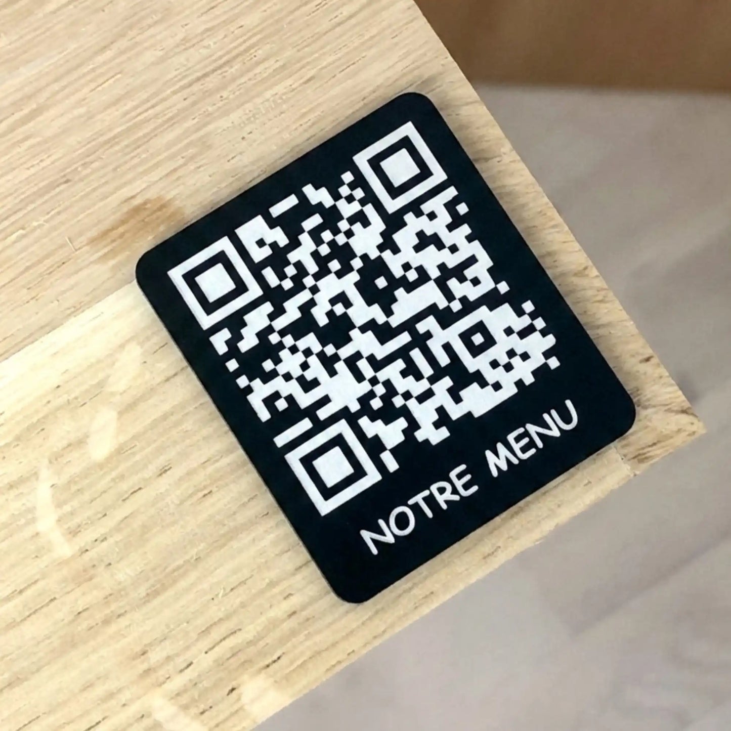 Plaque QR Code Gravée – Format Rectangle 4 x 4.5 cm