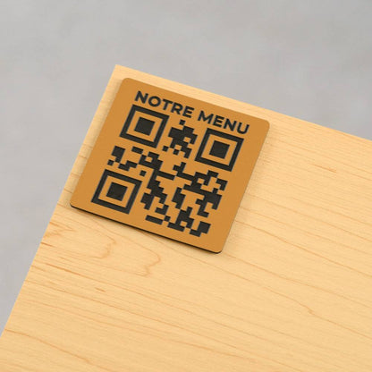 Plaque QR code gravé collé avec "notre menu" bronze