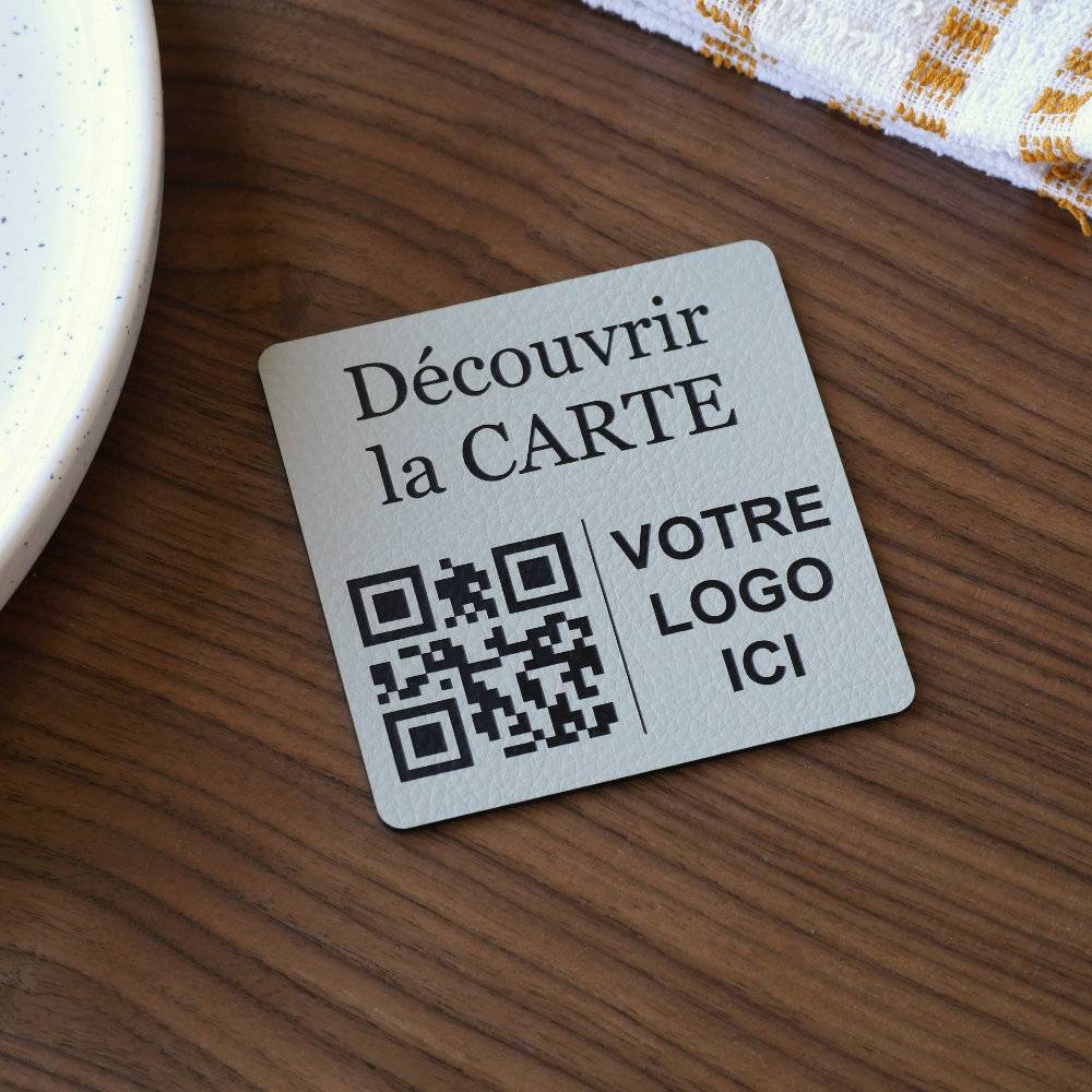 Plaque Qr code avec logo à poser sur table effet cuir