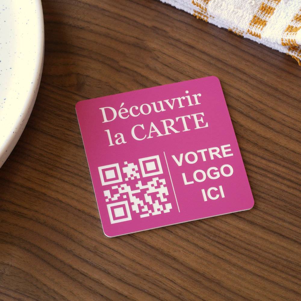 Plaque Qr code avec logo à poser sur table rose