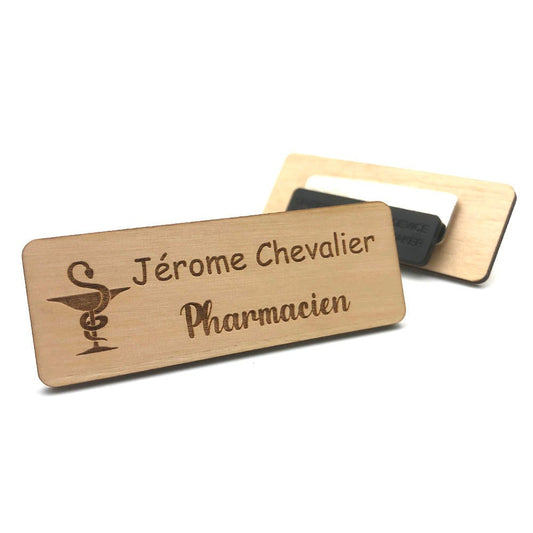 Badge Personnalisé en Bois Gravé pour Pharmaciens - Unisign