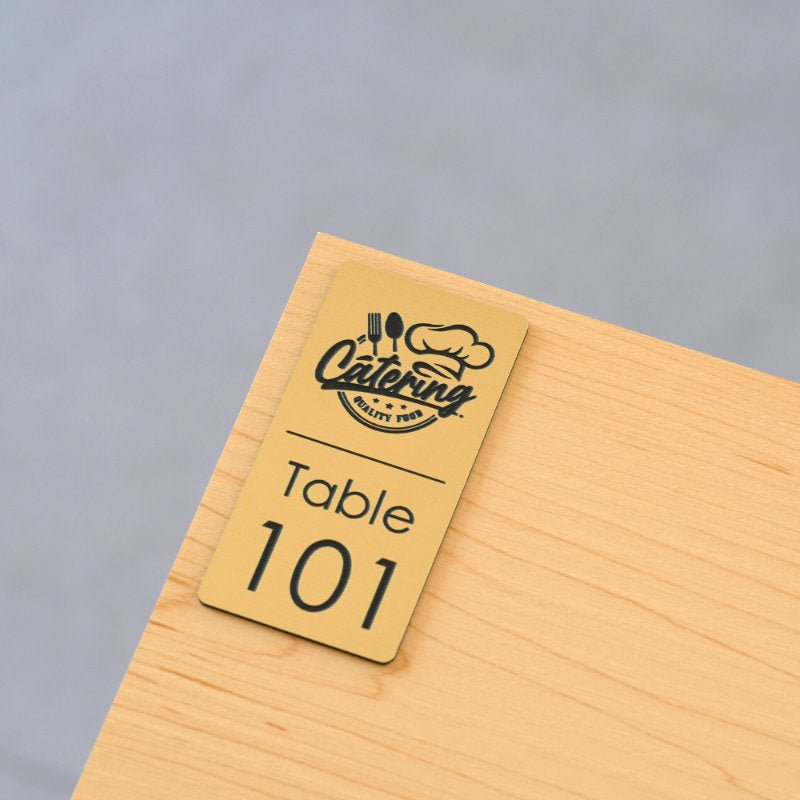 Numéro de Table + Votre Logo (2 x 4 cm) - Unisign