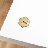 Numéro de Table - Hexagonal - Style Vintage - Gravé UNISIGN