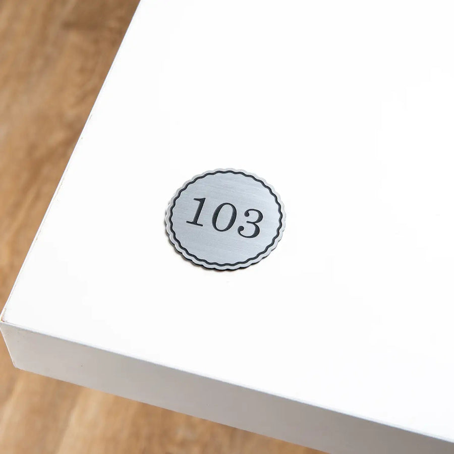 Numéro de Table - Rond - Gravé - Vintage UNISIGN