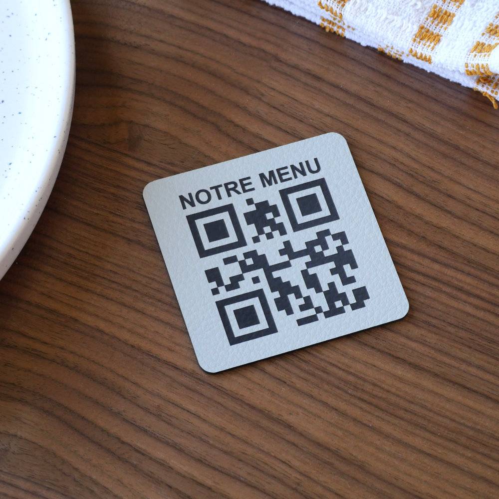 Plaque QR code Carré Gravé à poser avec phrase - Unisign