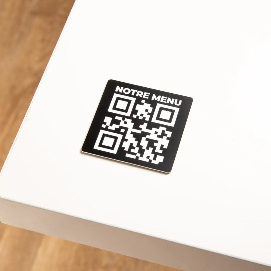 Plaque QR code gravée Carré avec phrase UNISIGN