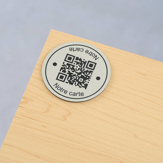 Plaque QR code gravée ronde avec phrase - Unisign