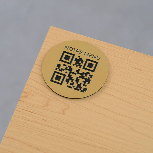 Plaque QR code gravée ronde avec phrase en haut - Unisign