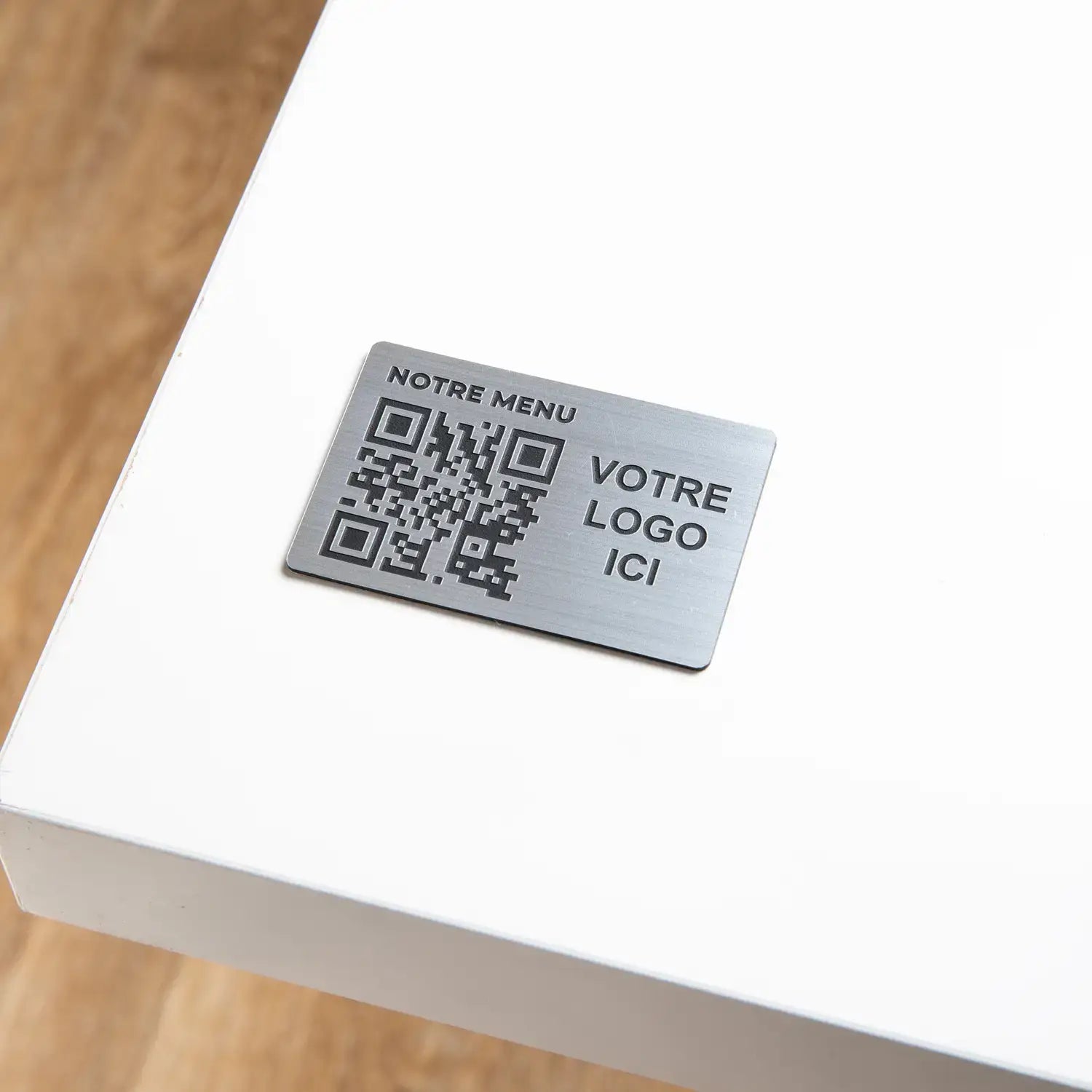 Plaque QR code rectangle gravée – Logo personnalisé – Unisign