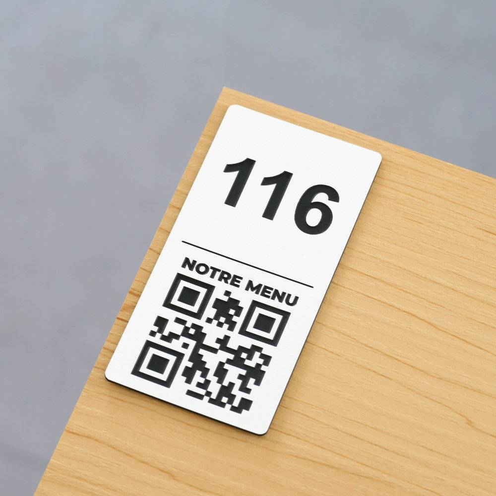 Plaque QR code Rectangle + Numéro (4 x 8 cm) - Unisign