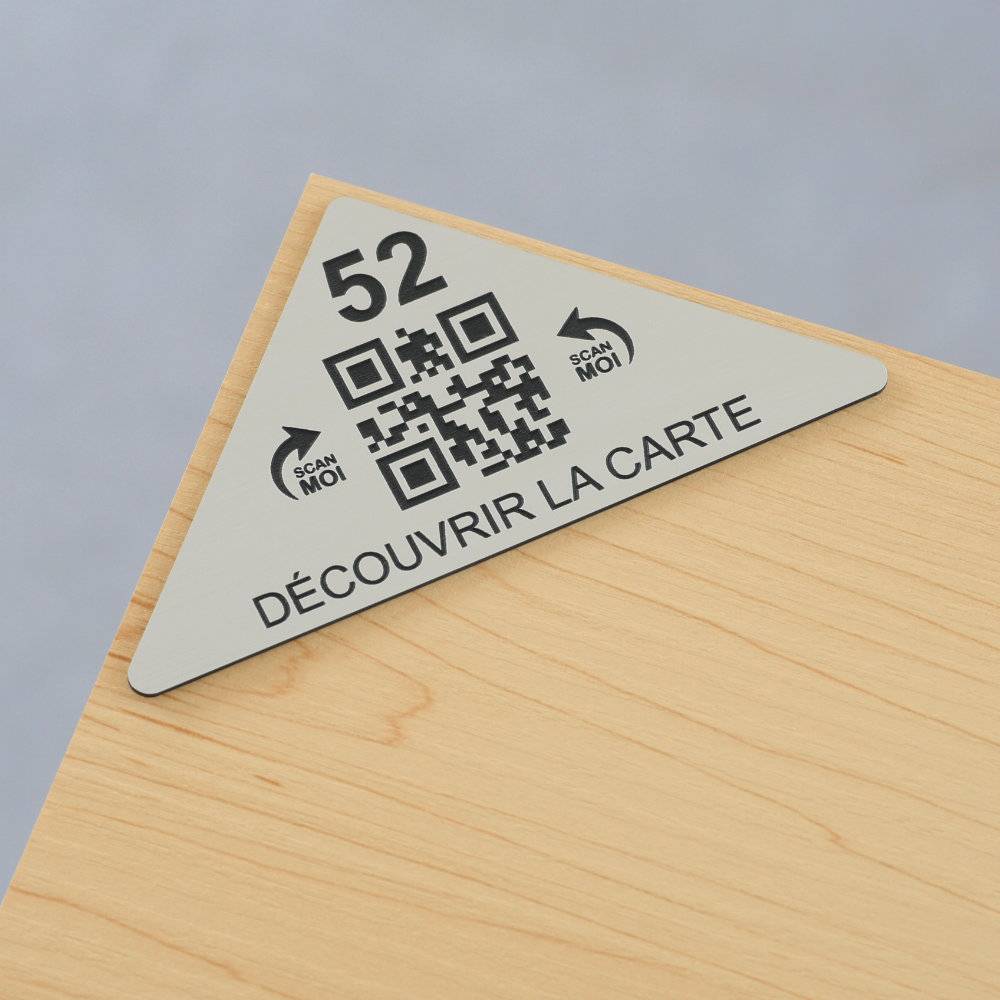 Plaque QR code triangle gravée + Numéro - Dimension 10 x 5 cm - Unisign