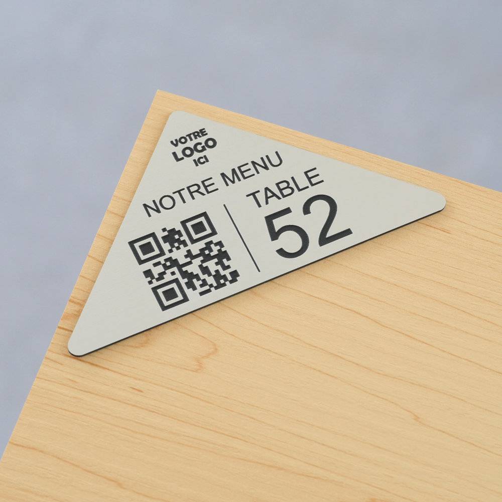 Plaque QR code triangle gravée + Numéro + Logo - Dimension 10 x 5 cm - Unisign