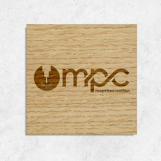 plaque gravée avec logo en bois de chêne